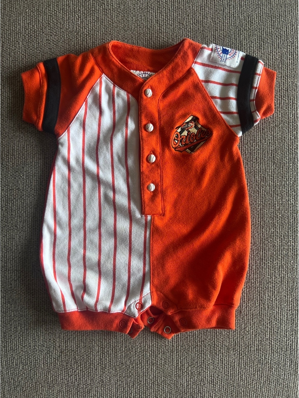 Vintage MLB Orioles Outfit